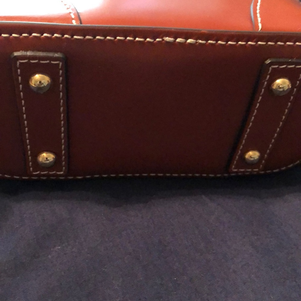 Dooney and Bourke crossbody - Picture 6 of 6
